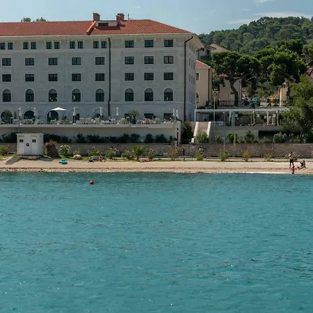 Dinka Διαμέρισμα Τρογκίρ